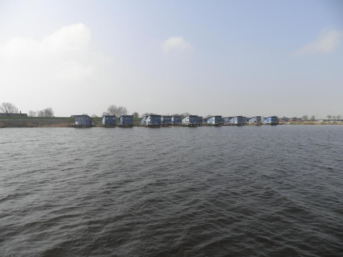 6 Pers. Waterfront Home Seeblick, Equipped Stilt House On The Water Anjum Eksteriør billede